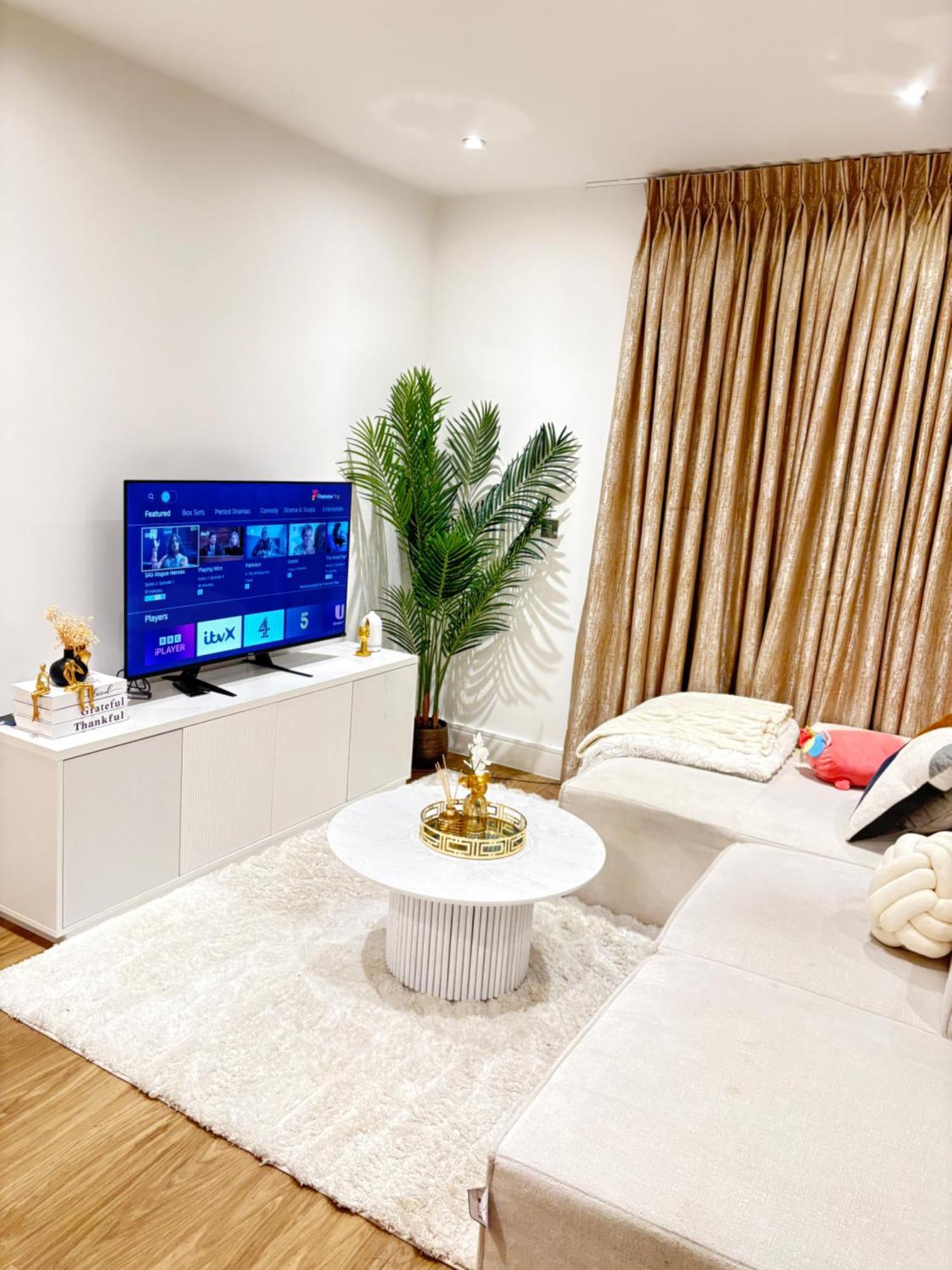 Homestay Comfort In A Townhouse Near Birmigham Centre *