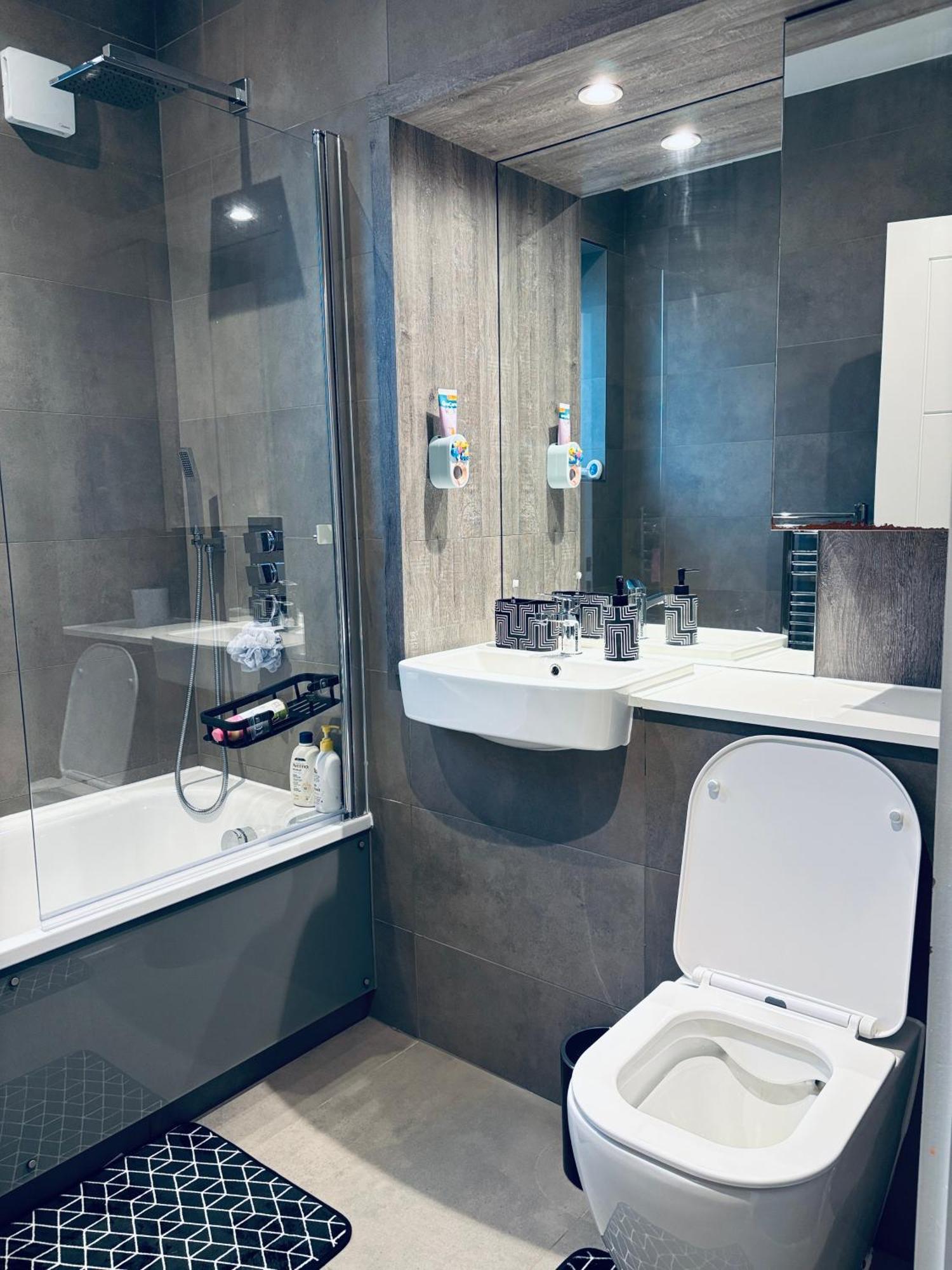 Homestay Comfort In A Townhouse Near Birmigham Centre *